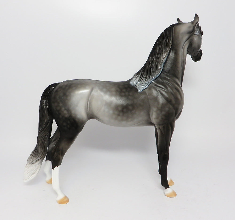 GRACE~OOAK DAPPLE GREY ARABIAN MODEL HORSE EQ 2017
