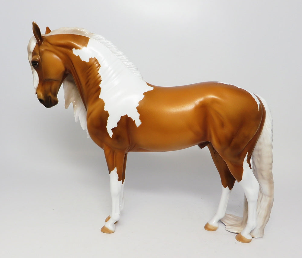 HIGHPOINT-LE-15 DAPPLE PALOMINO ANDALUSIAN MODEL HORSE EQ 2017