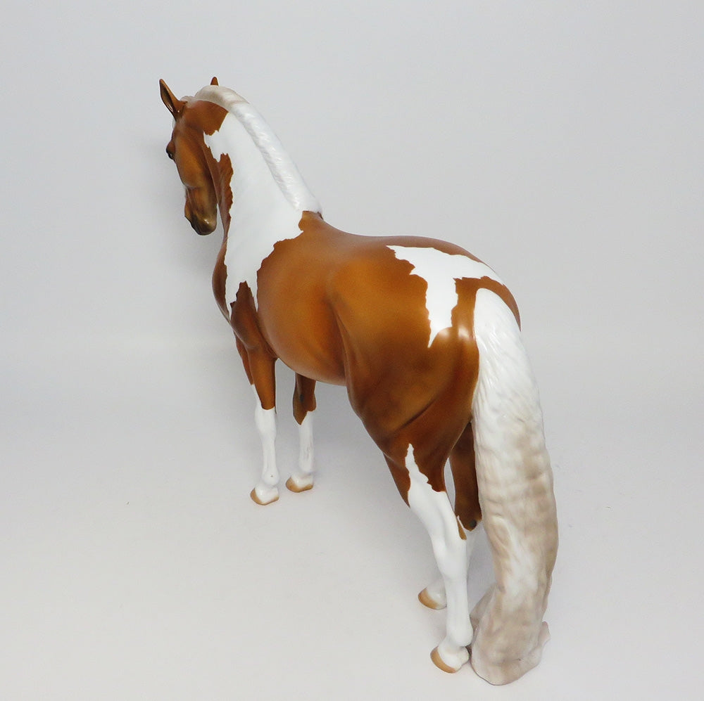 HIGHPOINT-LE-15 DAPPLE PALOMINO ANDALUSIAN MODEL HORSE EQ 2017