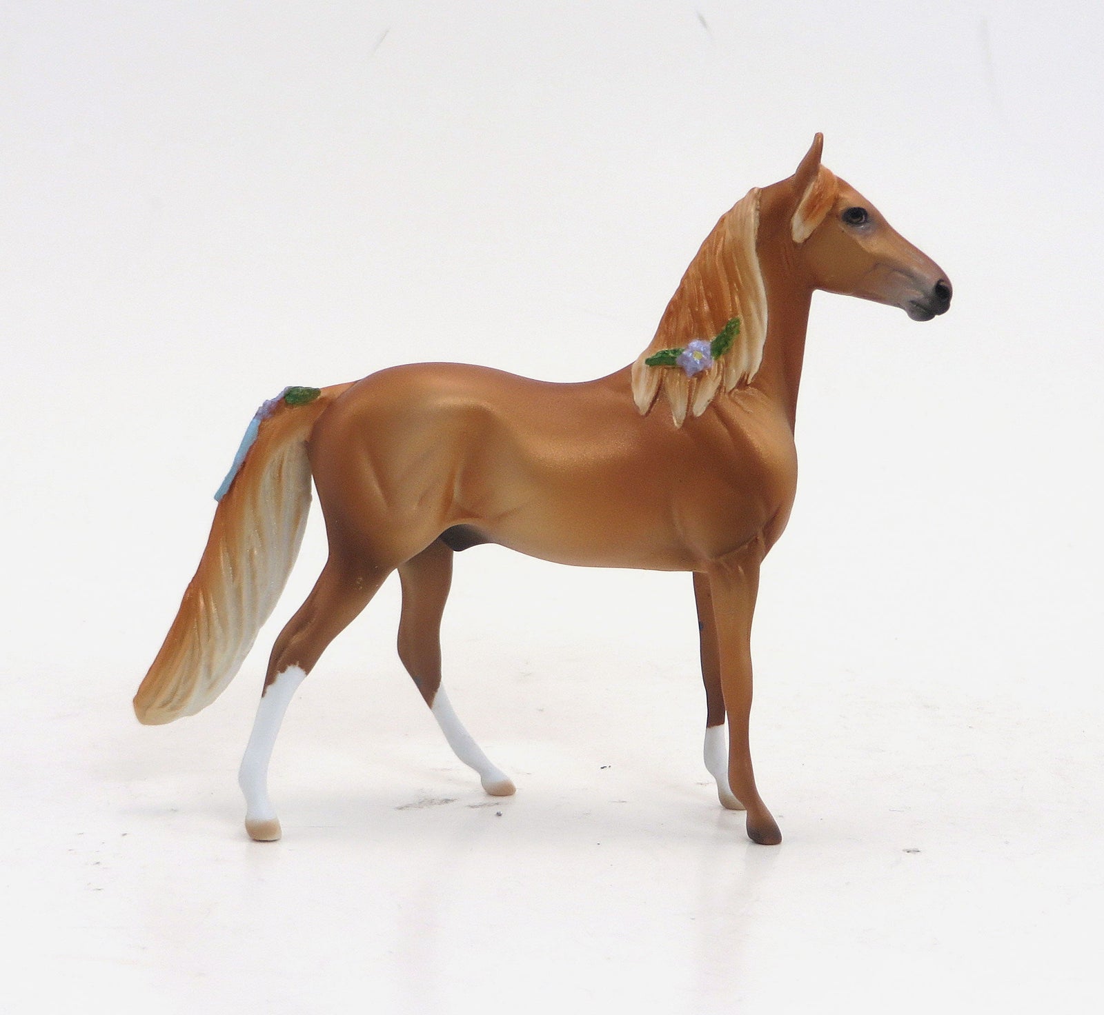 UTONIUM - OOAK LIGHT CHESTNUT MODEL HORSE CHIP - 9/4