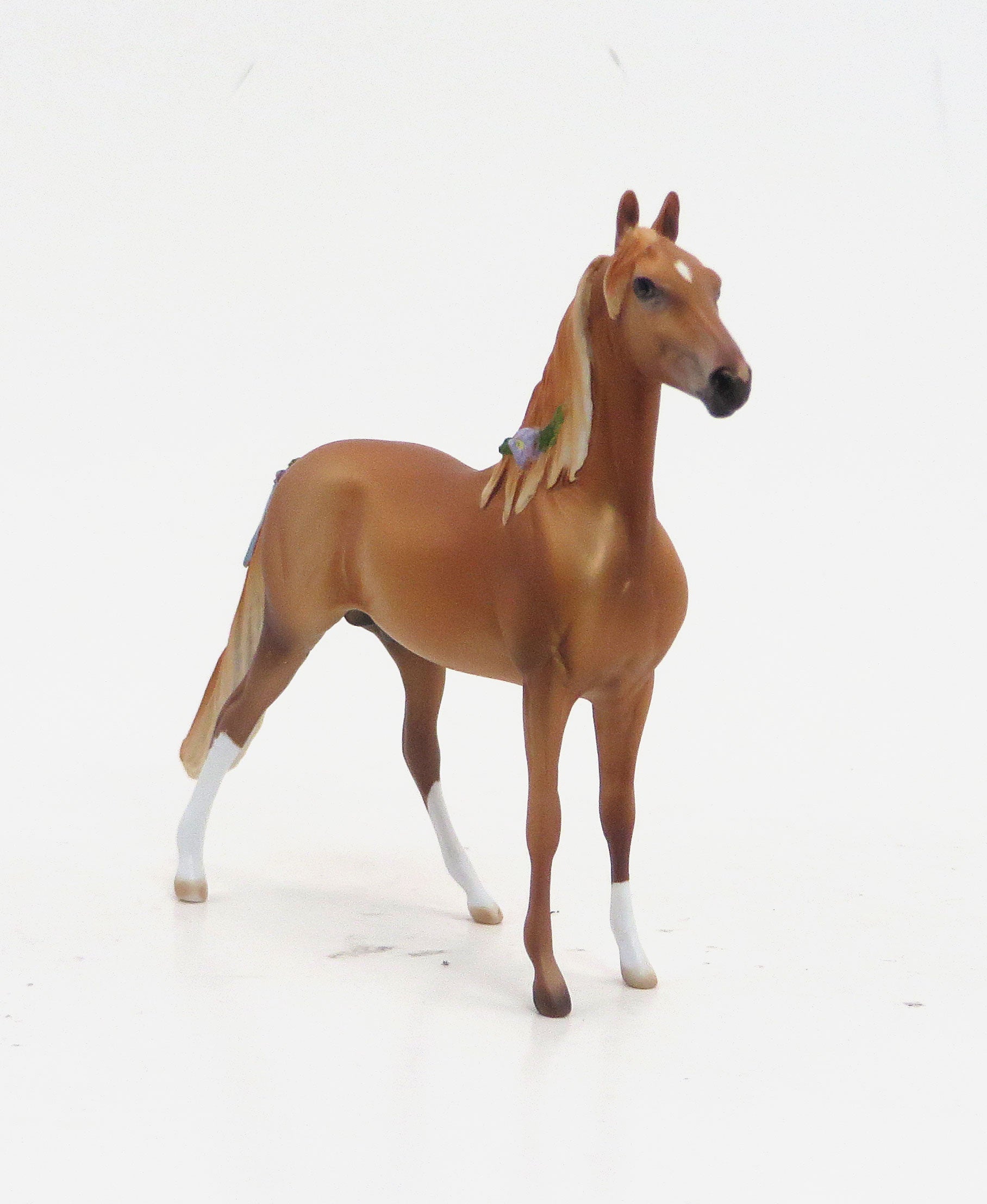 UTONIUM - OOAK LIGHT CHESTNUT MODEL HORSE CHIP - 9/4