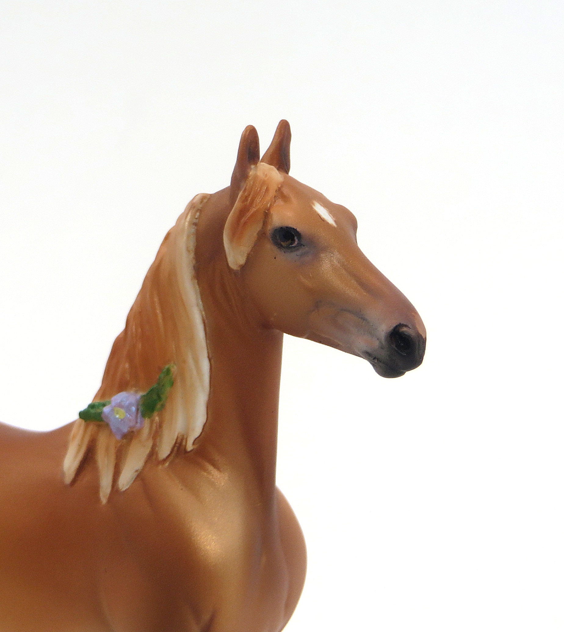 UTONIUM - OOAK LIGHT CHESTNUT MODEL HORSE CHIP - 9/4