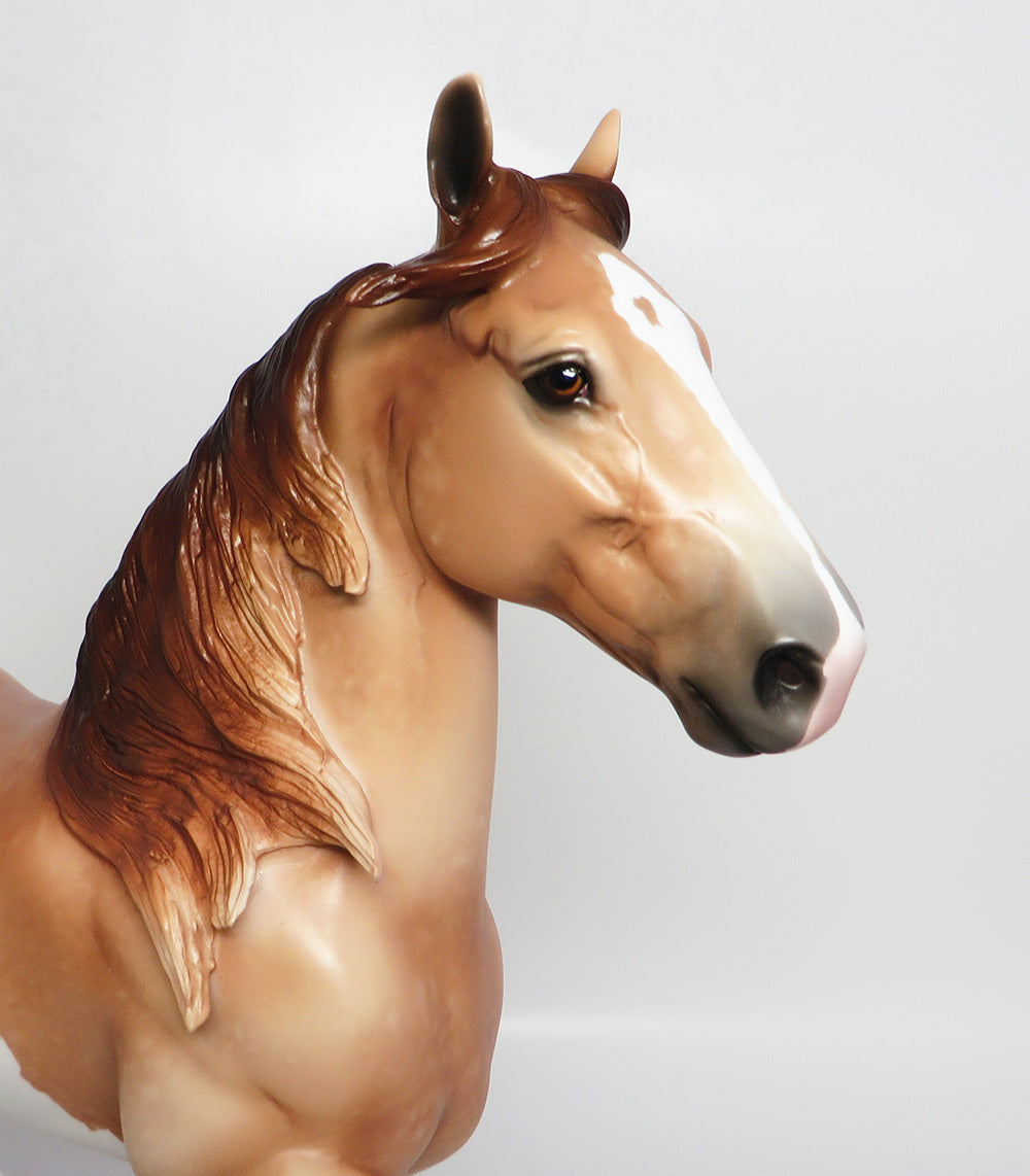 SABBY-OOAK CHESTNUT SABINO TROTTING DRAFTER MODEL HORSE 4/21