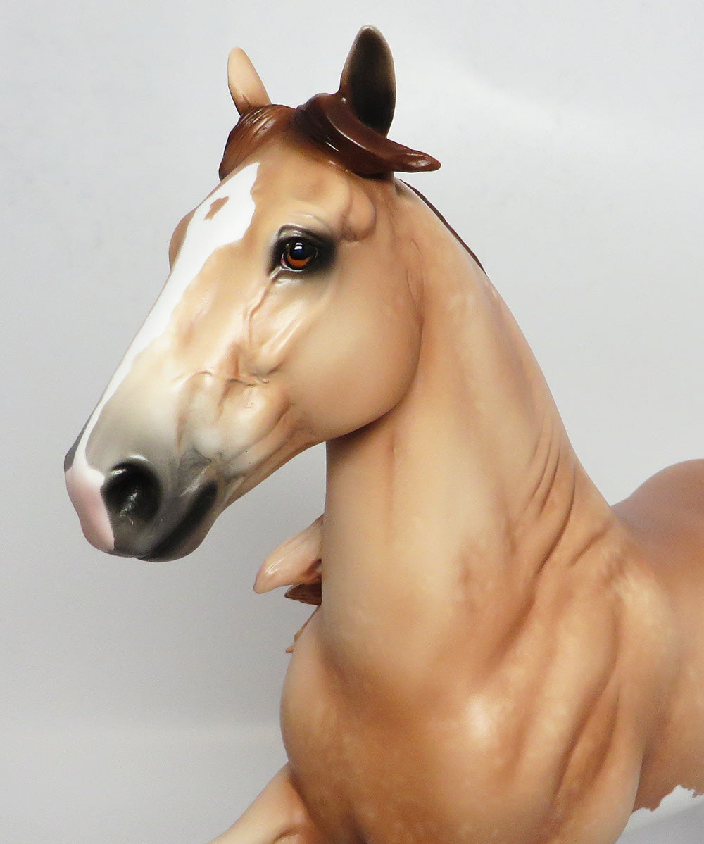 SABBY-OOAK CHESTNUT SABINO TROTTING DRAFTER MODEL HORSE 4/21