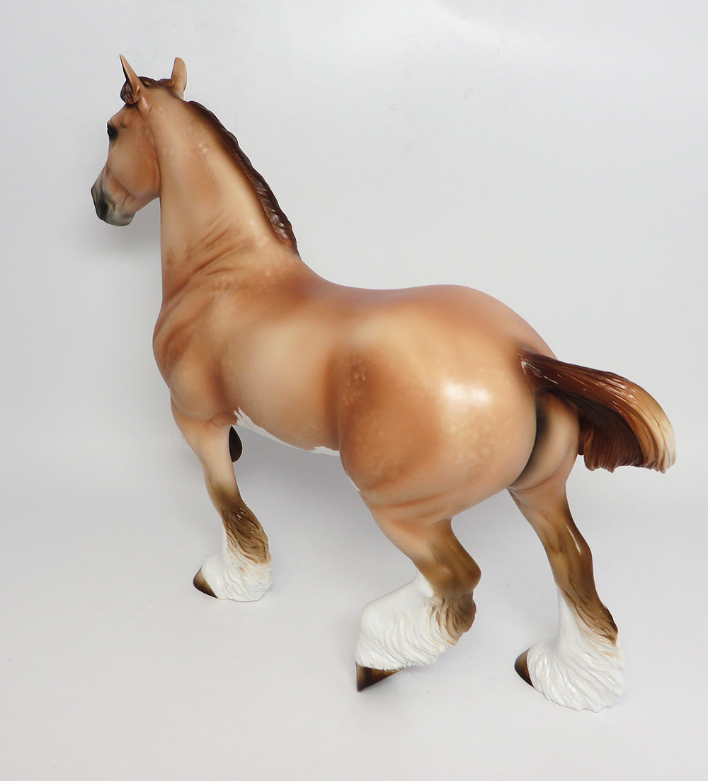 SABBY-OOAK CHESTNUT SABINO TROTTING DRAFTER MODEL HORSE 4/21