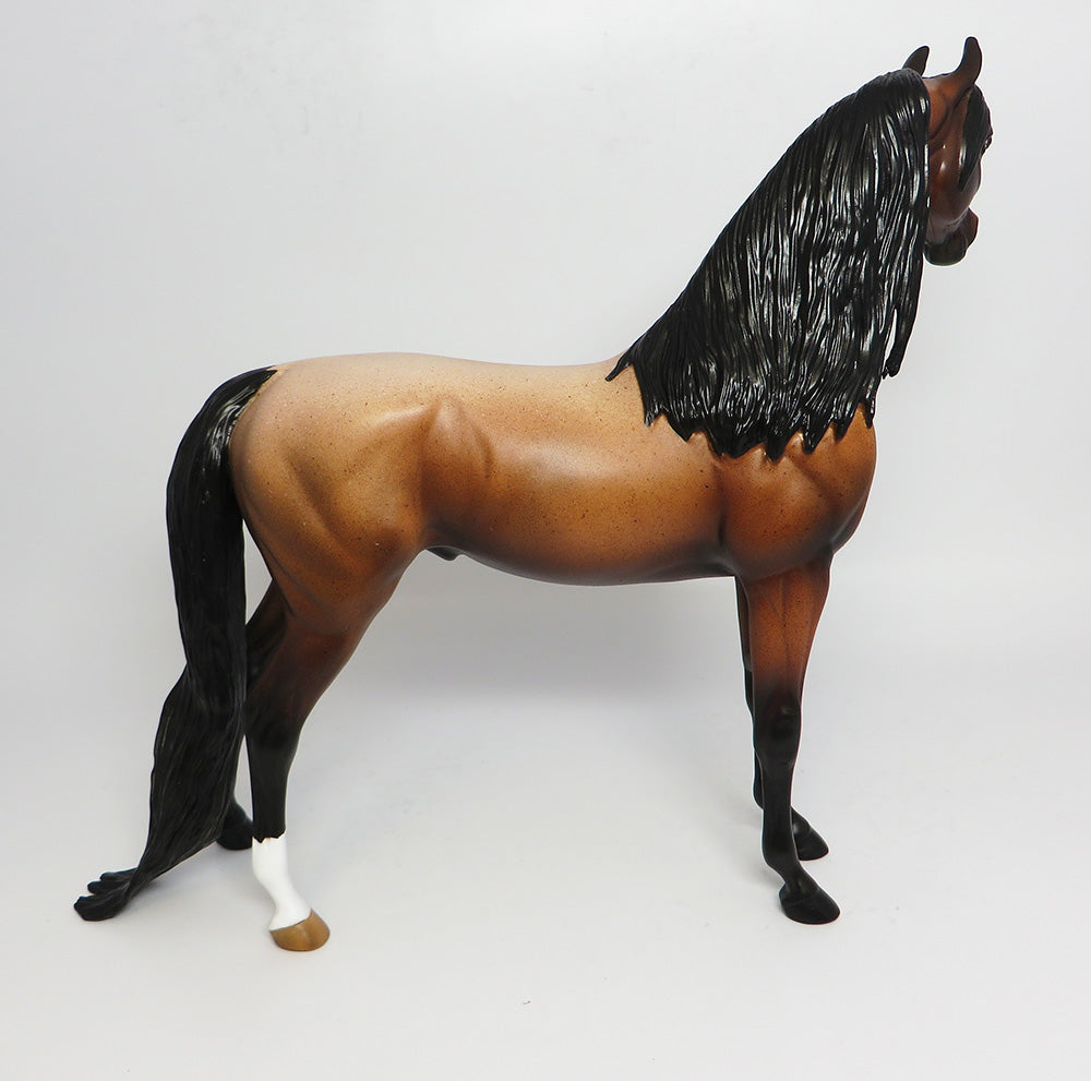 ARABIA-OOAK BAY ROAN ARABIAN MODEL HORSE 4/21