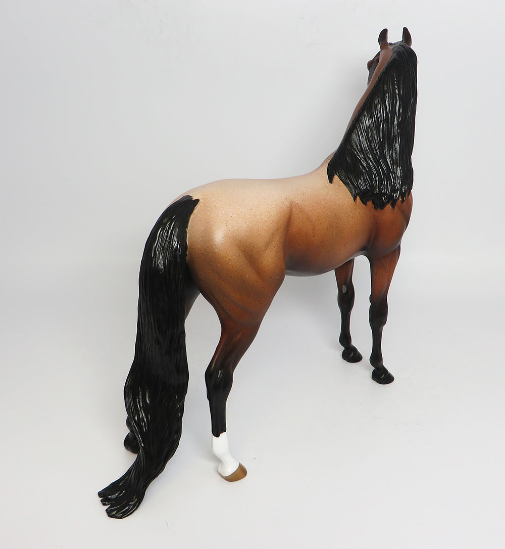 ARABIA-OOAK BAY ROAN ARABIAN MODEL HORSE 4/21