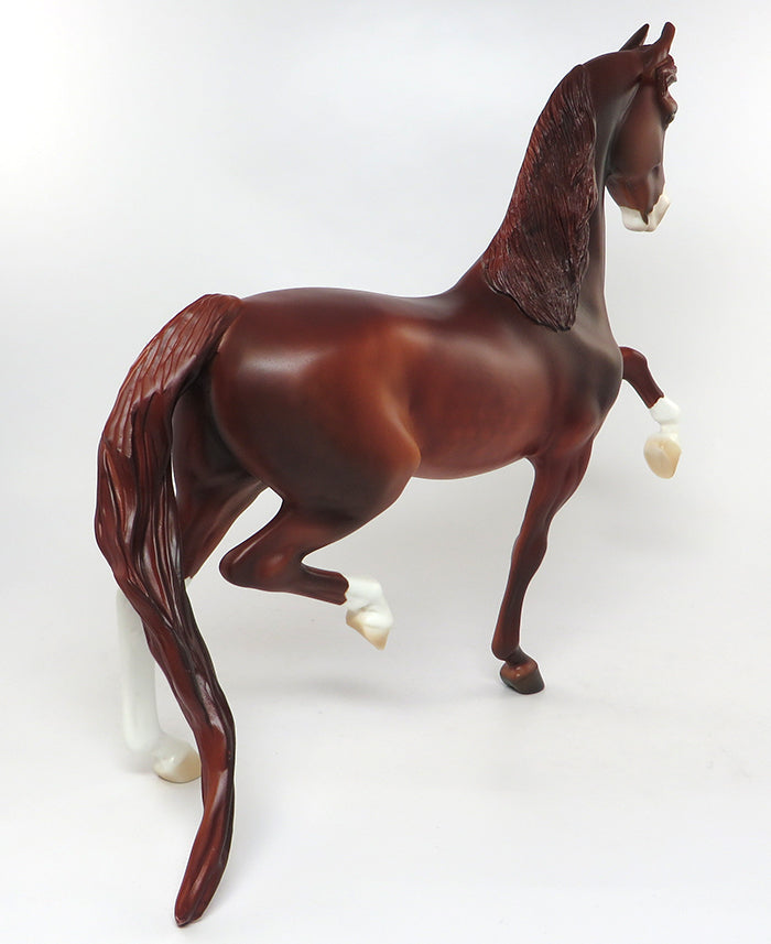 DURAMAX-OOAK CHESTNUT SADDLEBRED MODEL HORSE 6/9