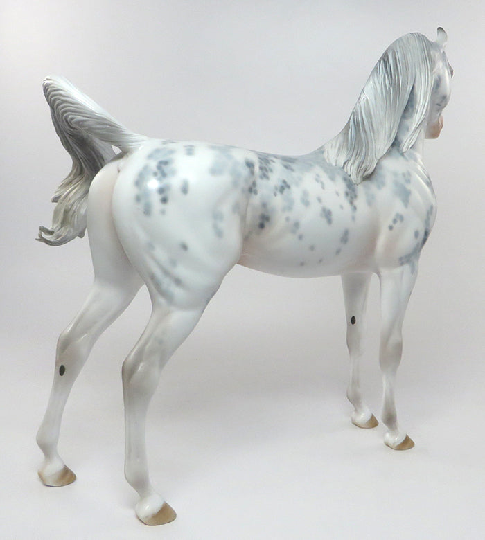 VINO-OOAK SABINO ARABIAN MODEL HORSE 6/9