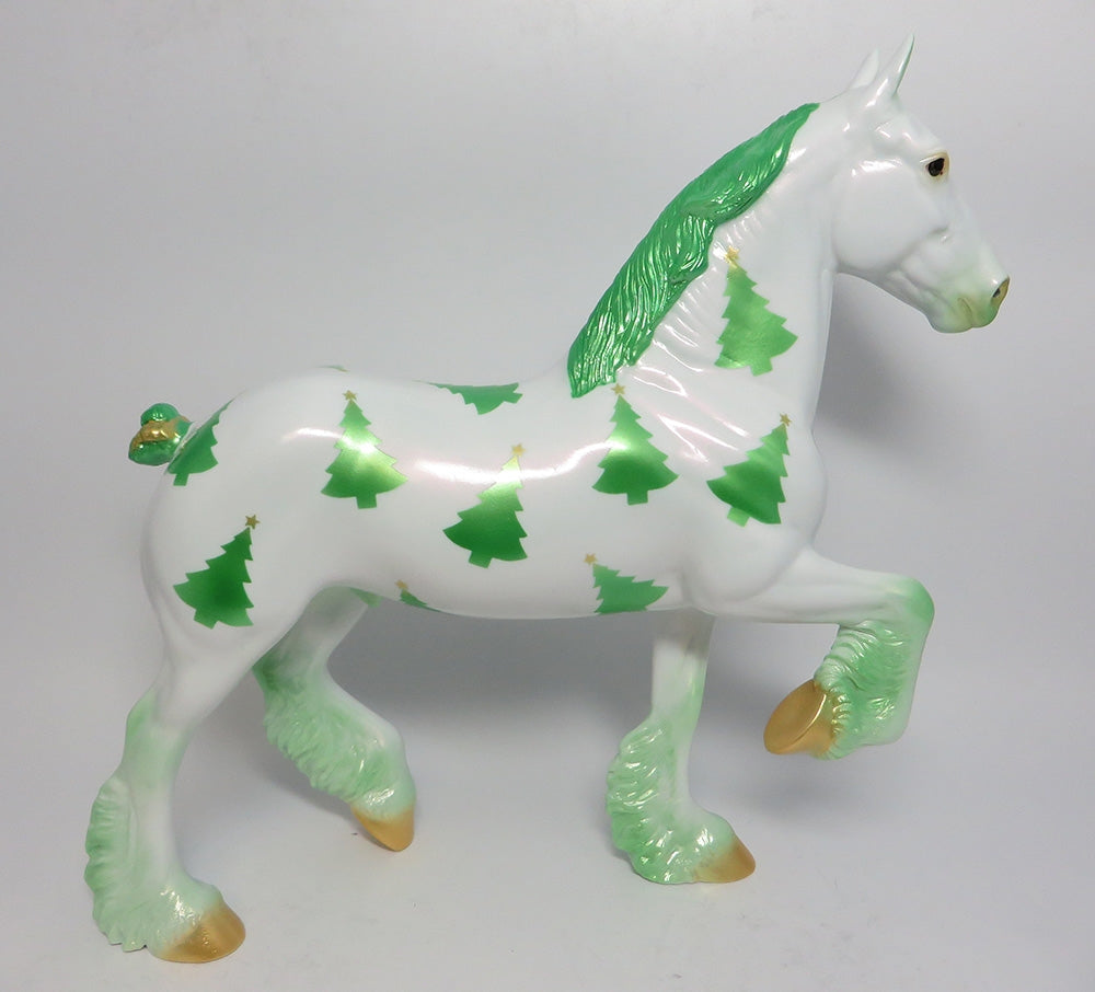 EVERGREEN~LE-2 CHRISTMAS TREE TROTTING DRAFTER MODEL HORSE 11/1/17