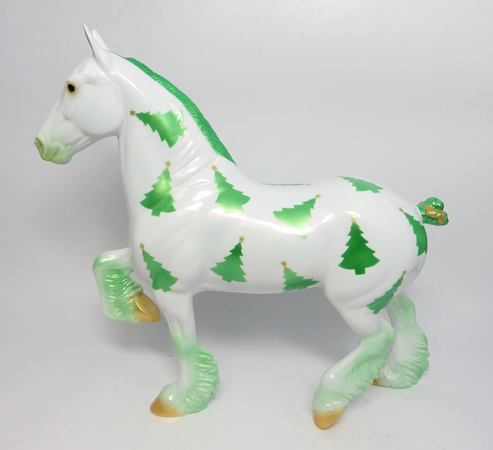 EVERGREEN~LE-2 CHRISTMAS TREE TROTTING DRAFTER MODEL HORSE 11/1/17