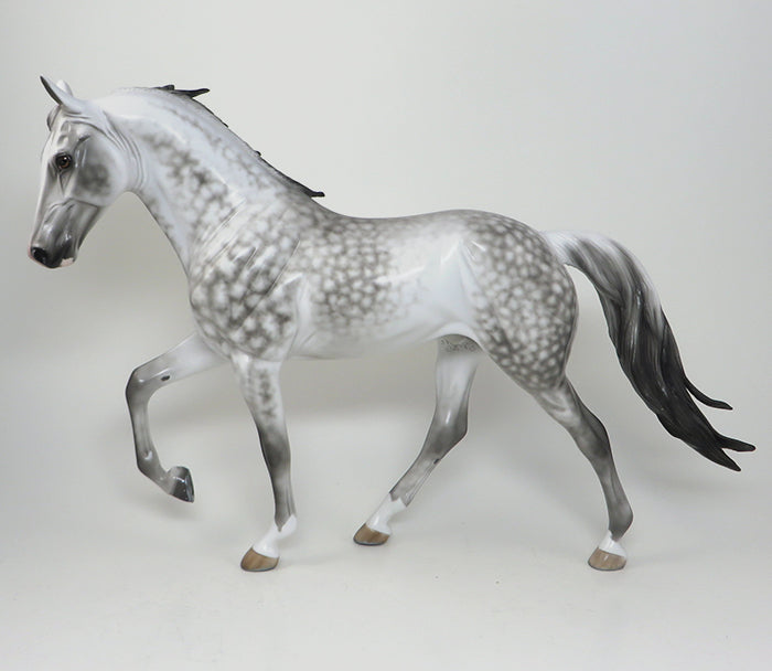 SHERYL LEISURE Model Horse
