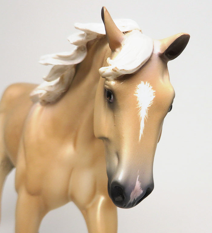 SHERYL LEISURE HORSE