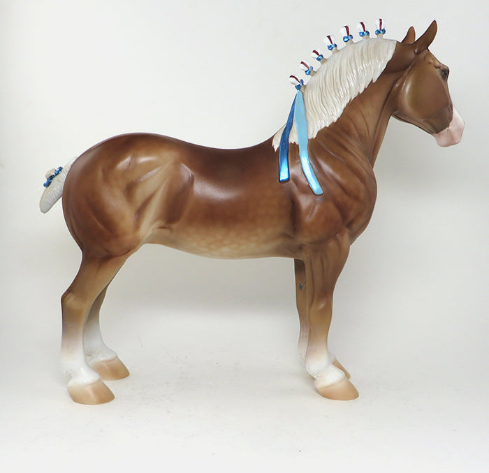 Blonde drafter model horse