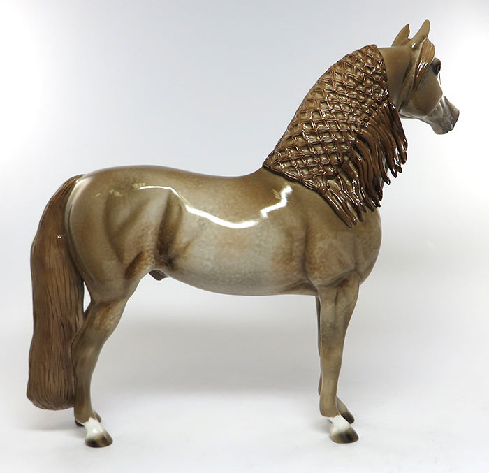 HAGEN-OOAK CHAMPAGNE MORGAN MODEL HORSE 6/15