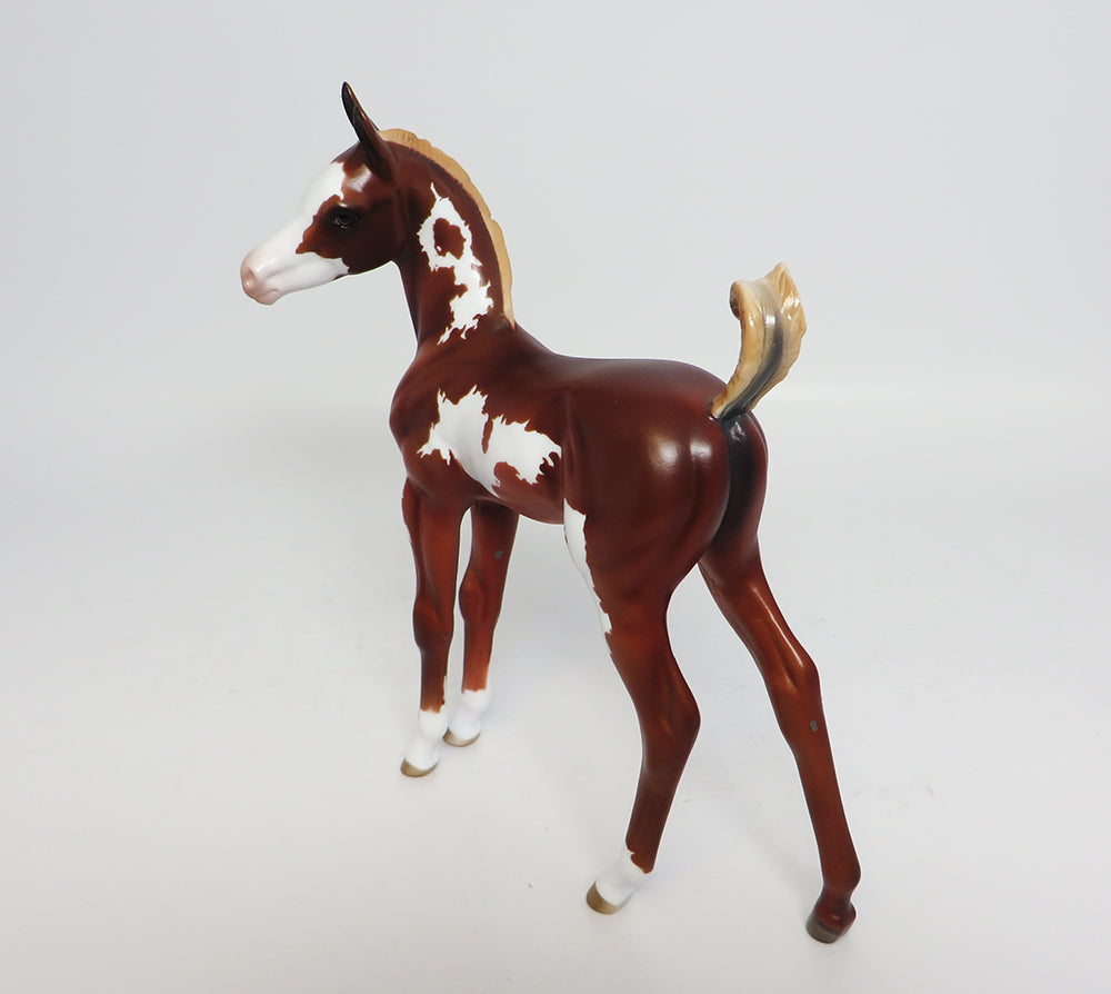 HONEY BEE GOOD~OOAK CHESTNUT PAINT FOAL MODEL HORSE 4/26