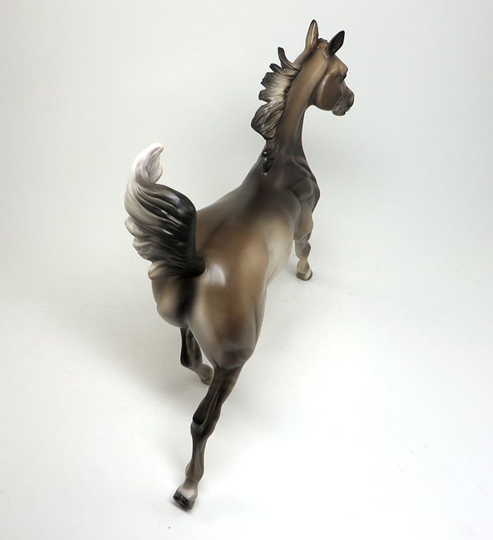 DUN MODEL HORSE
