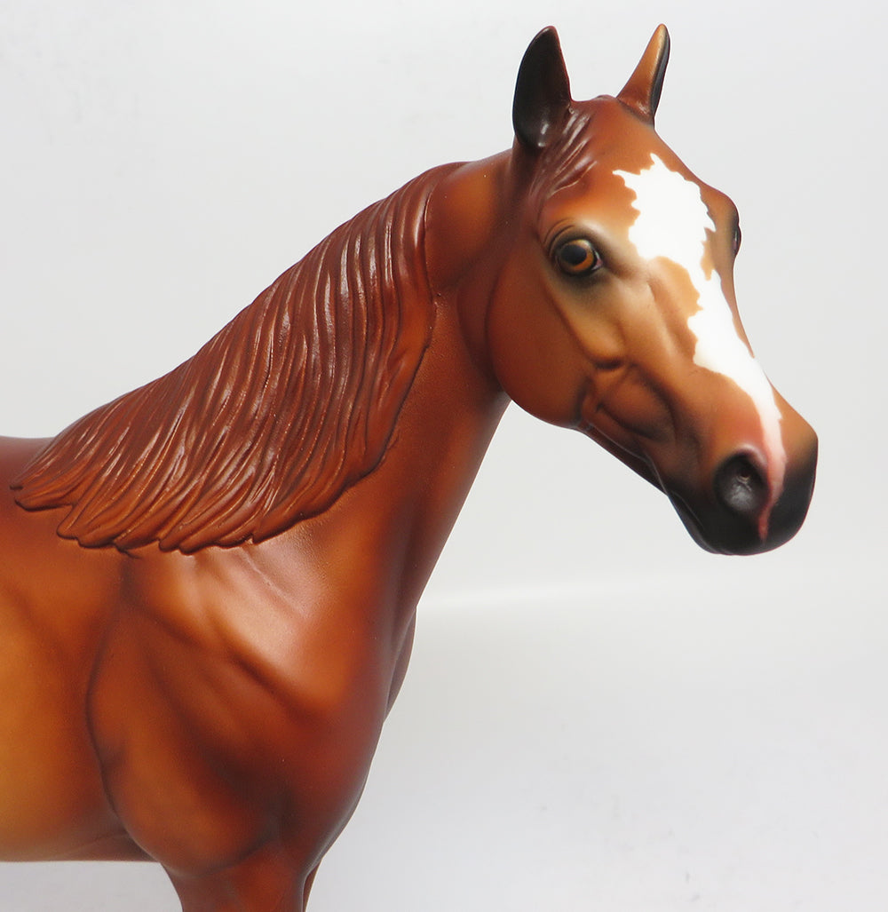 RED LION-OOAK CHESTNUT ISH MODEL HORSE 4/27
