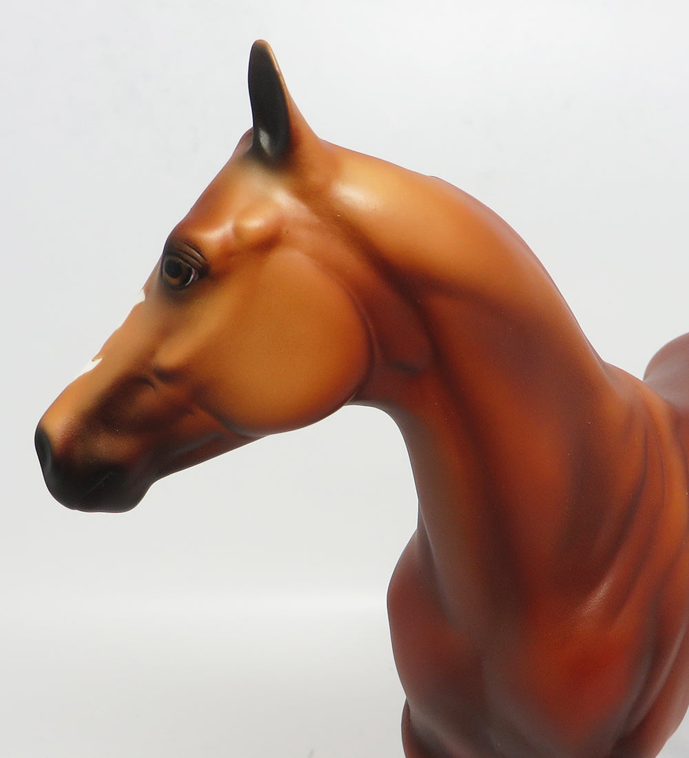 RED LION-OOAK CHESTNUT ISH MODEL HORSE 4/27