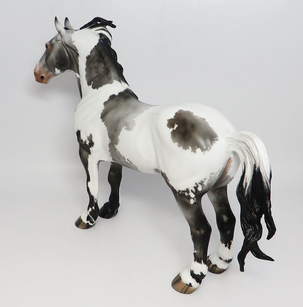 BEAST~OOAK GREY ROAN PINTO STANDING DRAFTER MODEL HORSE BY ELAINE 4/28