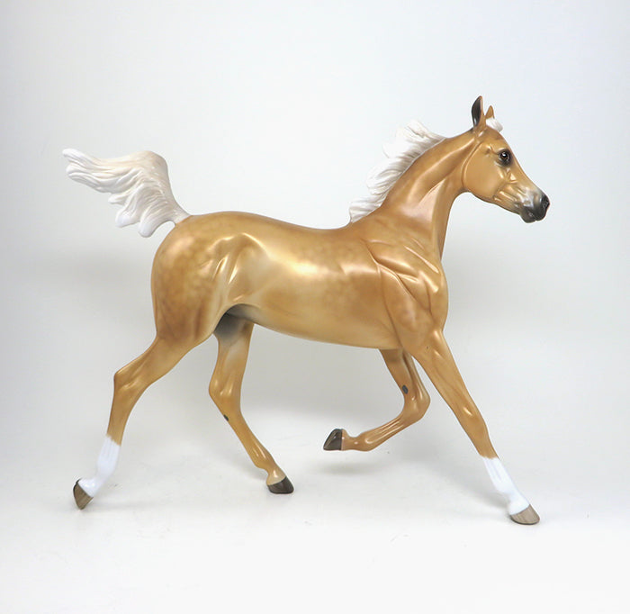 YEARLING MODEL HORSE