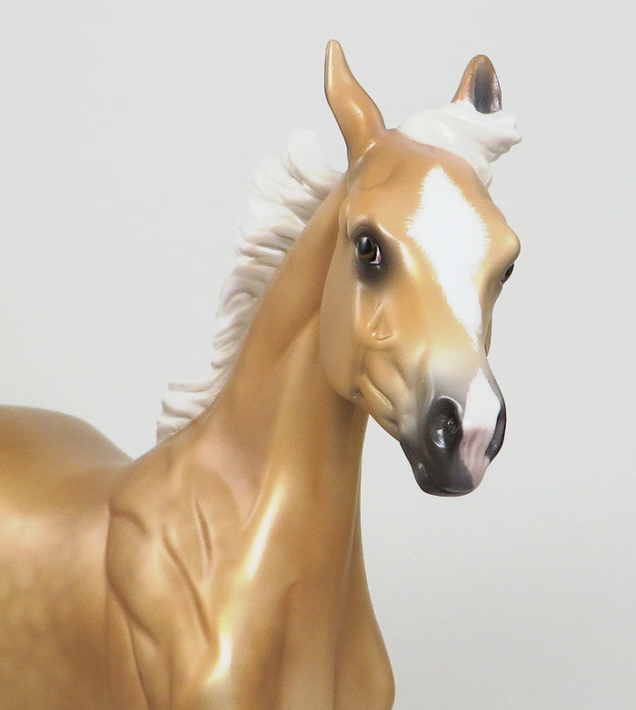 PALOMINO MODEL HORSE