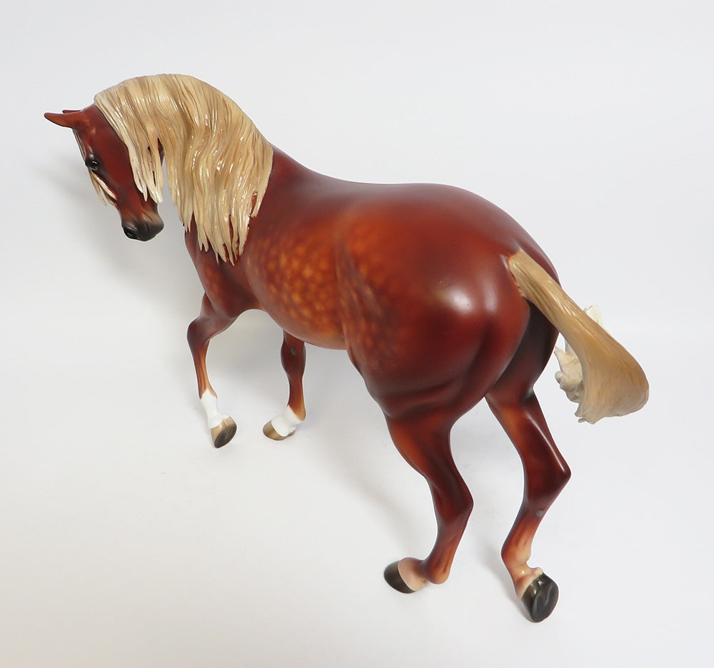 HOT TO TROT-OOAK CUSTOM DAPPLE CHESTNUT MODEL HORSE PAINTED BY SHERYL LEISURE
