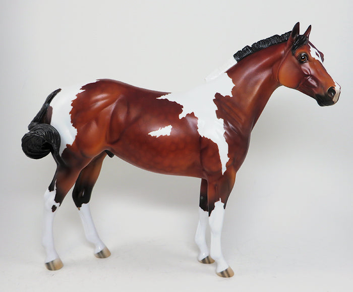final notice bay paint ish model horse