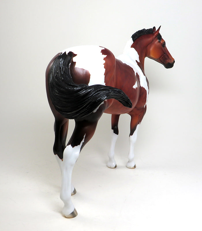 FINAL NOTICE-LE-2-BAY PAINT ISH MODEL HORSE 12/30