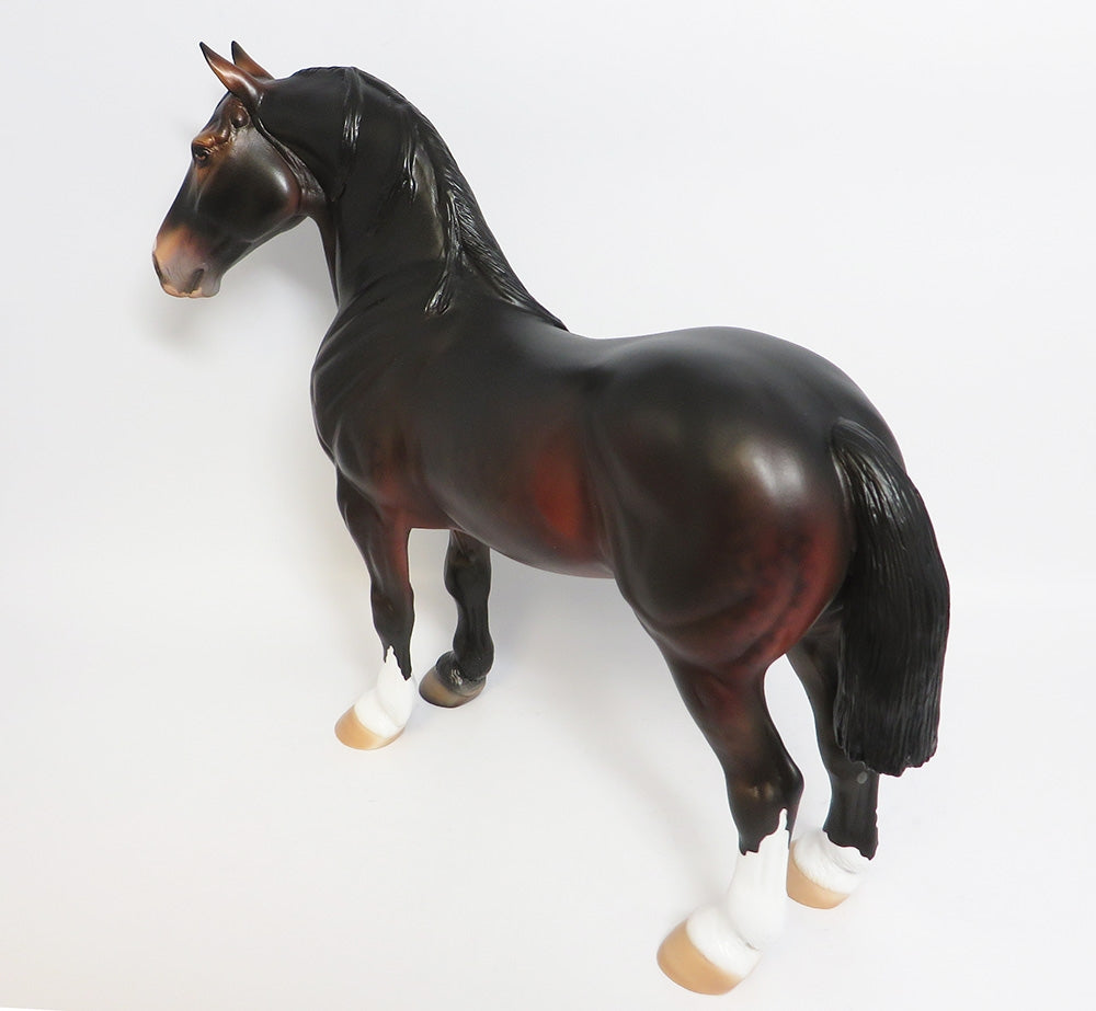 JINGA-LE-4 CUSTOM DAPPLE BAY STANDING DRAFTER MODEL HORSE WHS 2017