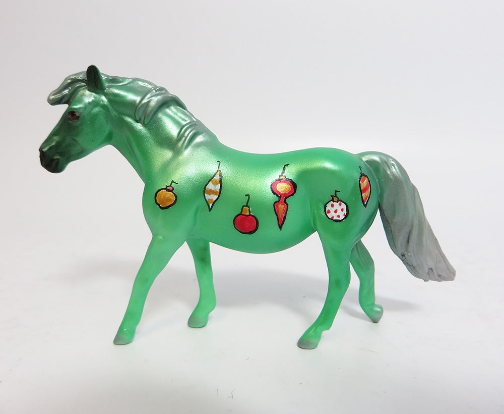 FRILL-OOAK GREEN DECORATOR PONY CHIP MODEL HORSE WHS 2017