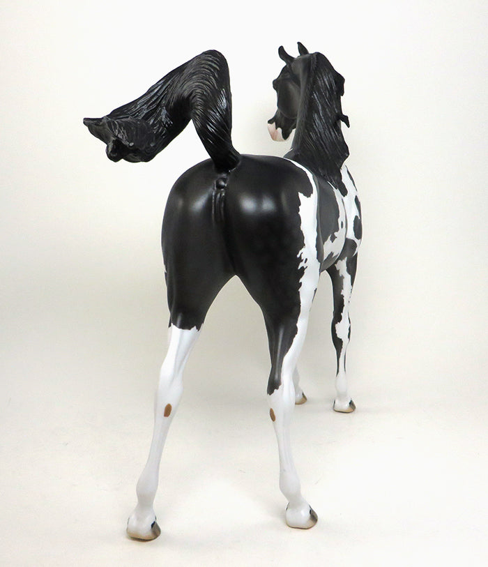 DARK SHADOWS - LIMITED EDITION DARK DAPPLE GREY PAINT ARABIAN MODEL HORSE - LE3 - 1/18