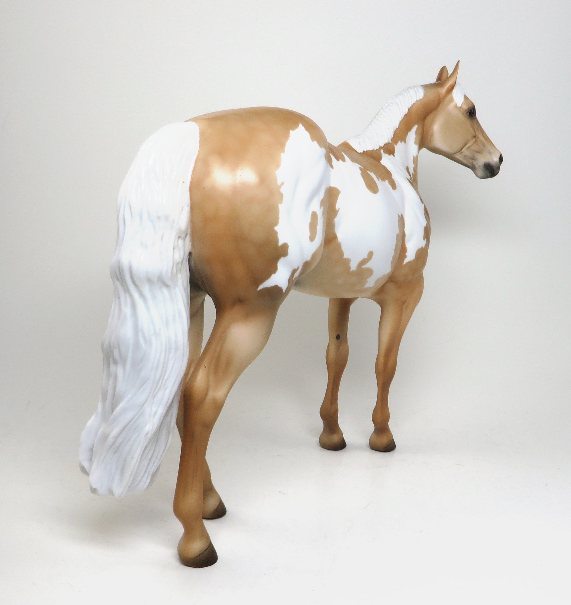 SKINNY LOVE - DAPPLE PALOMINO PAINT LIMITED EDITION ISH MODEL HORSE - L5 - 1/8