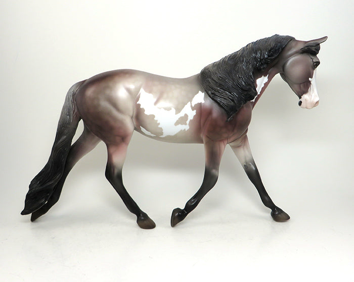 LIMITED EDITION MODEL HORSE