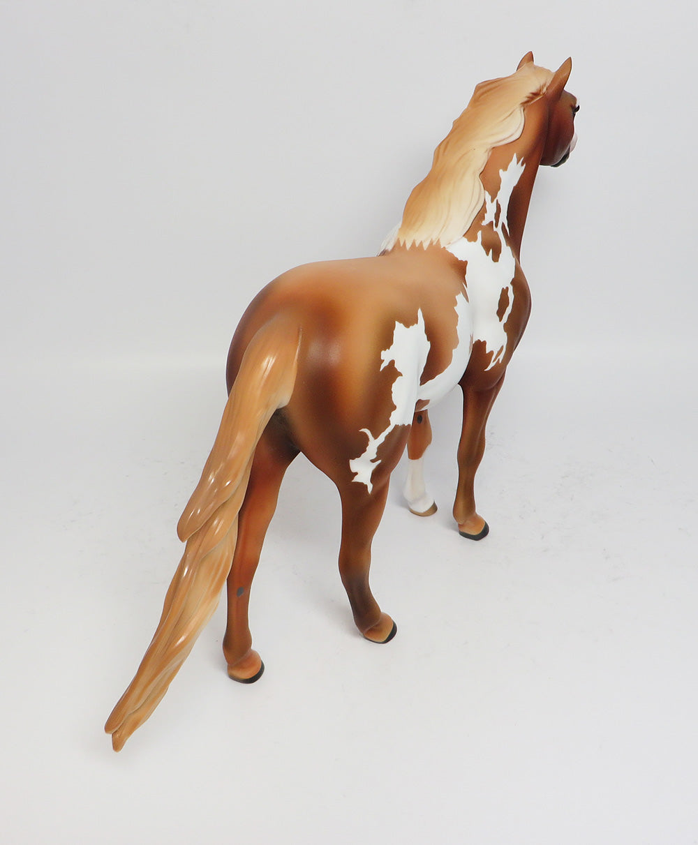 LOUIE~OOAK CHESTNUT PINTO SPANISH MUSTANG MODEL HORSE 5/10
