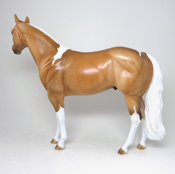 palomino paint model horse