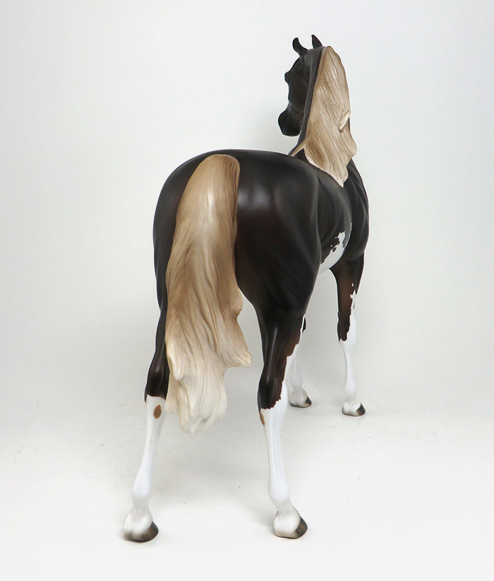 IMPERIAL CHOCOLATE - OOAK CHOCOLATE PALOMINO PAINT MODEL HORSE - 1/11
