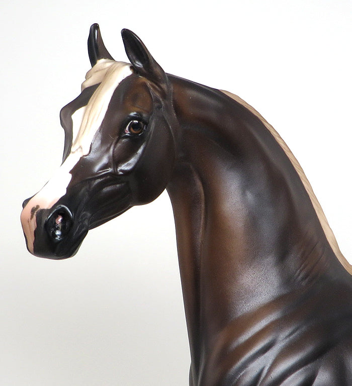 IMPERIAL CHOCOLATE - OOAK CHOCOLATE PALOMINO PAINT MODEL HORSE - 1/11