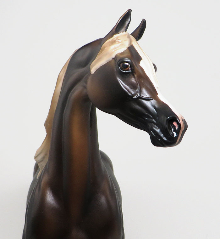 IMPERIAL CHOCOLATE - OOAK CHOCOLATE PALOMINO PAINT MODEL HORSE - 1/11