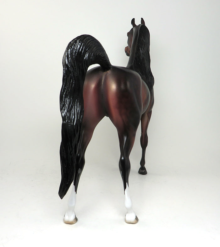 THE GLADIATOR - OOAK DAPPLED BAY ARABIAN MODEL HORSE - 1/14