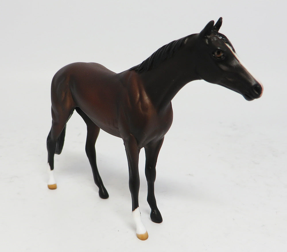 RUN FOR THE ROSES~OOAK BAY THOROUGHBRED CHIP MODEL HORSE 5/18/17