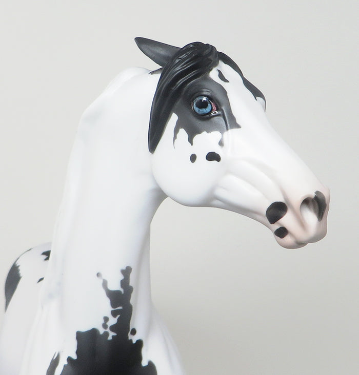 JUKEBOX JUNKIE - OOAK-BLACK PAINT MORGAN MODEL HORSE - 1/15