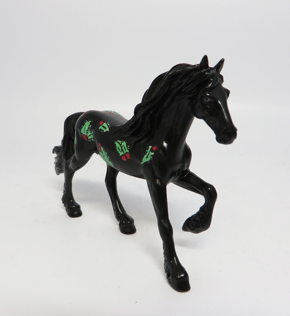 NIGHT HOLLY-OOAK CHRISTMAS HOLLY DECORATOR FRESIAN CHIP WHS 2017
