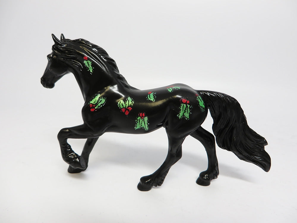 NIGHT HOLLY-OOAK CHRISTMAS HOLLY DECORATOR FRESIAN CHIP WHS 2017