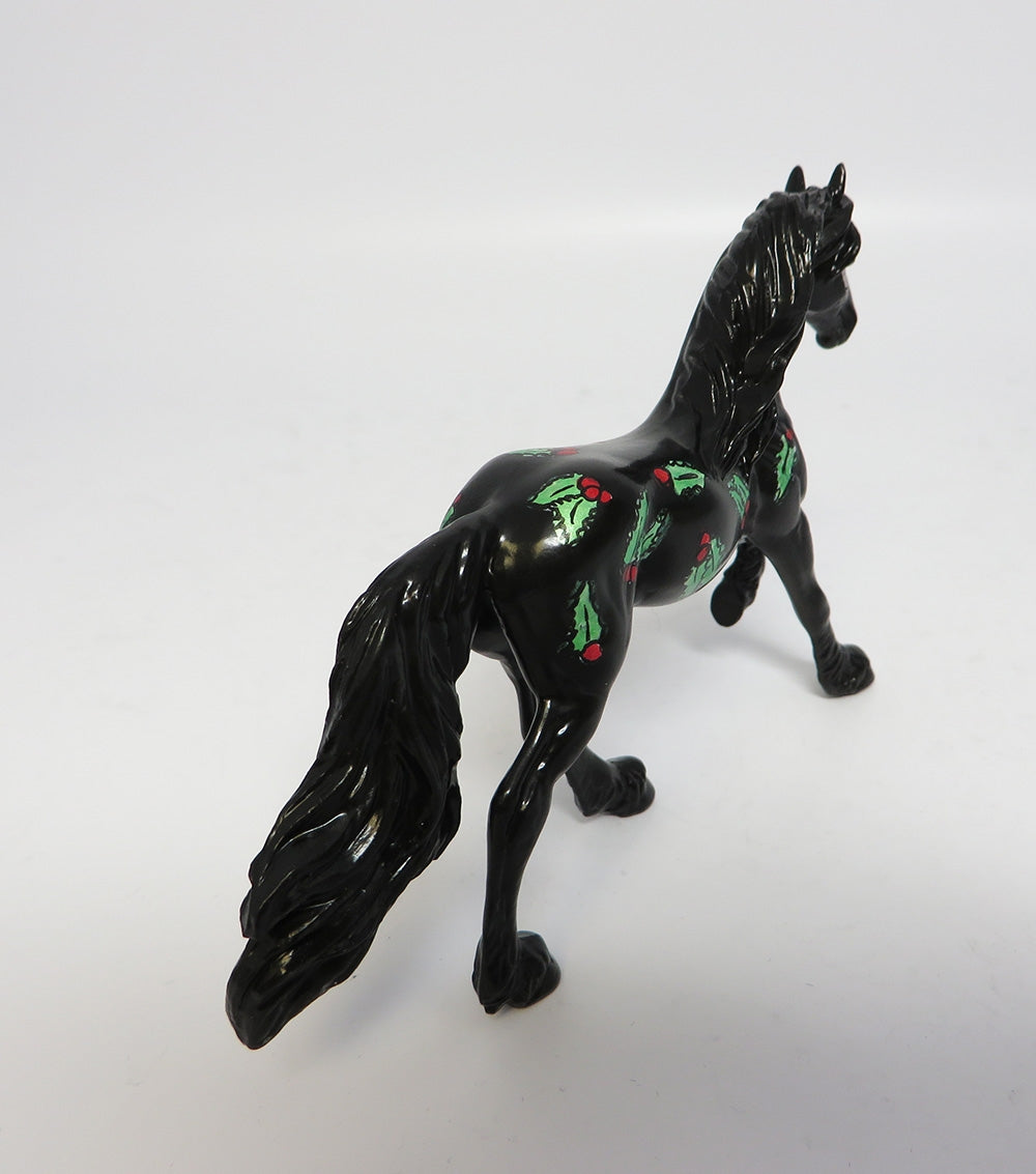 NIGHT HOLLY-OOAK CHRISTMAS HOLLY DECORATOR FRESIAN CHIP WHS 2017