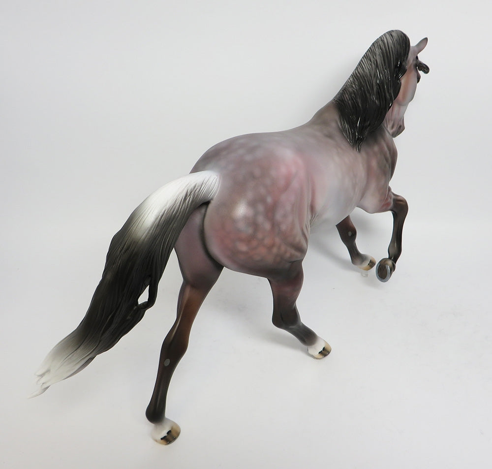 MINTY HEART-OOAK CUSTOM MAULBARY GREY TENNESSEE WALKER HORSE WHS 2017