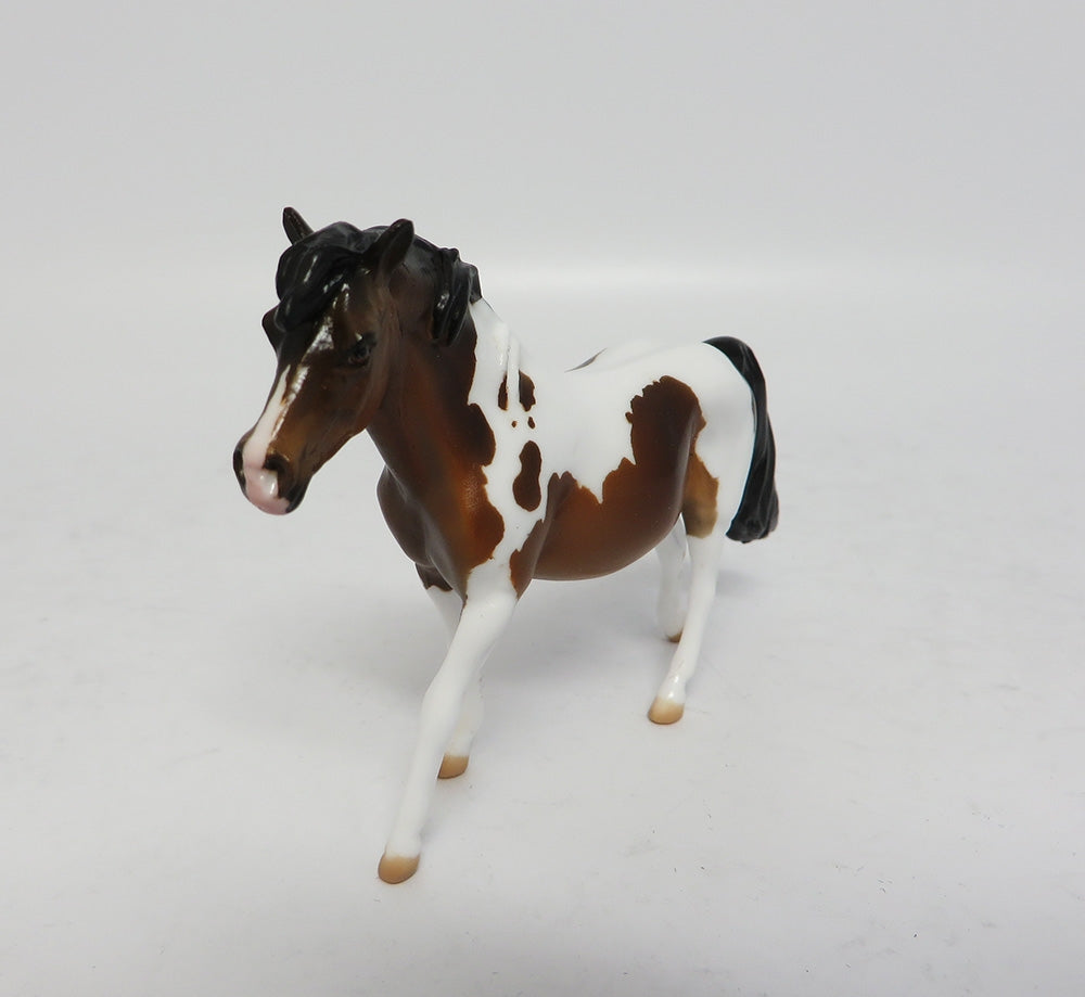 CINNABUN-LE-15 DARK CHESTNUT PONY CHIP WHS 2017