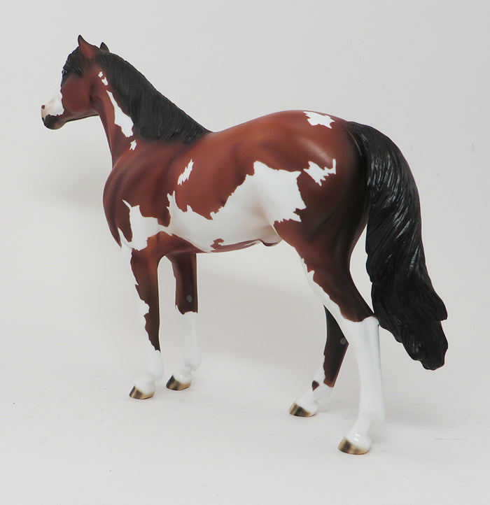 MUSTANG MODEL HORSE