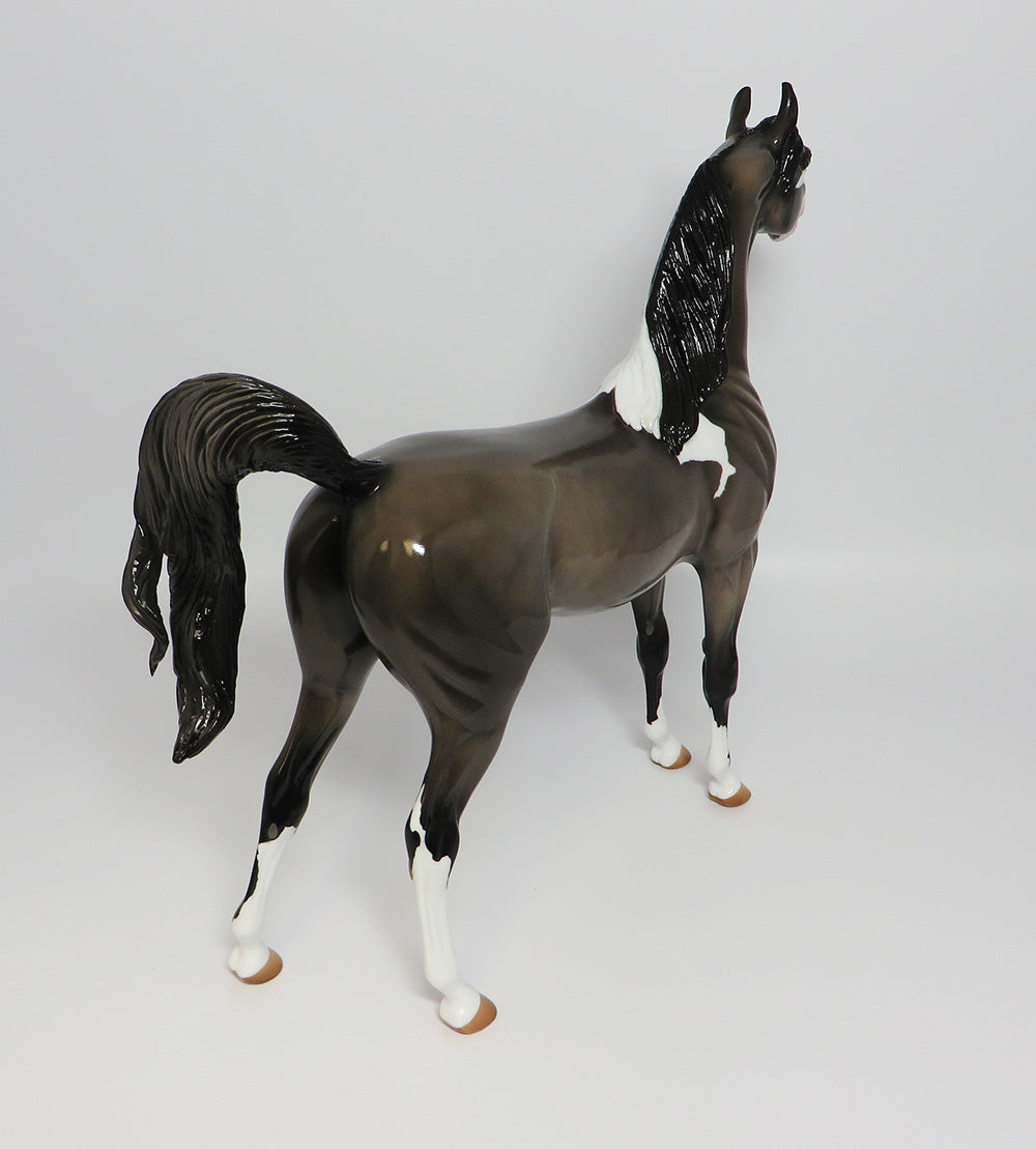 MORRIS~OOAK DARK DAPPLE GREY ARABIAN MODLE HORSE 4/3