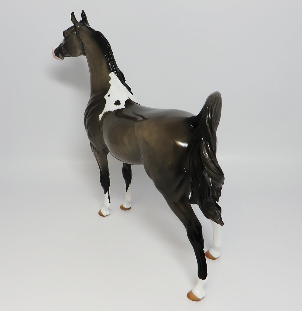 MORRIS~OOAK DARK DAPPLE GREY ARABIAN MODLE HORSE 4/3